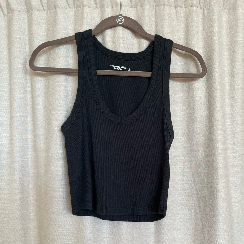 Abercrombie & Fitch scoop neck cropped tank size M